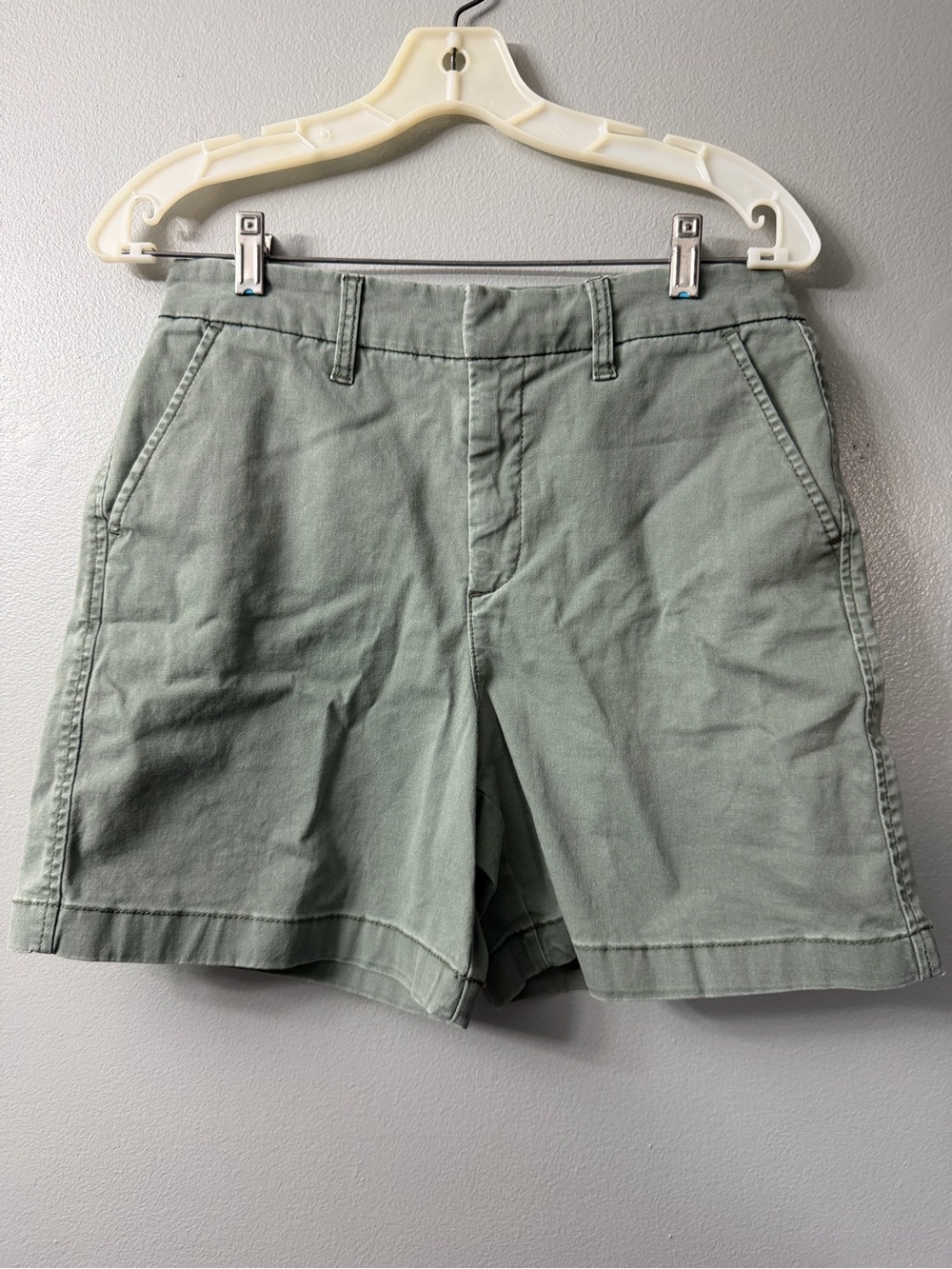 Anne Klein Olive Green high waisted shorts 6